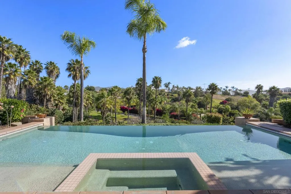 2821 Summit Drive, Escondido, California 92025 home-pic-6