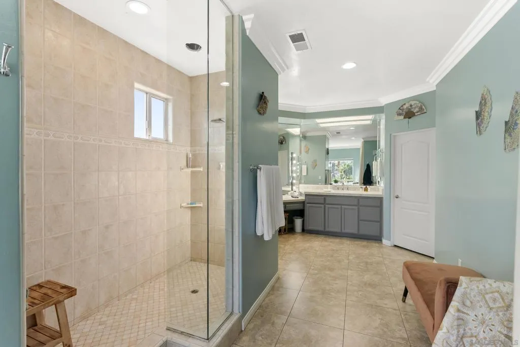 2821 Summit Drive, Escondido, California 92025 home-pic-27