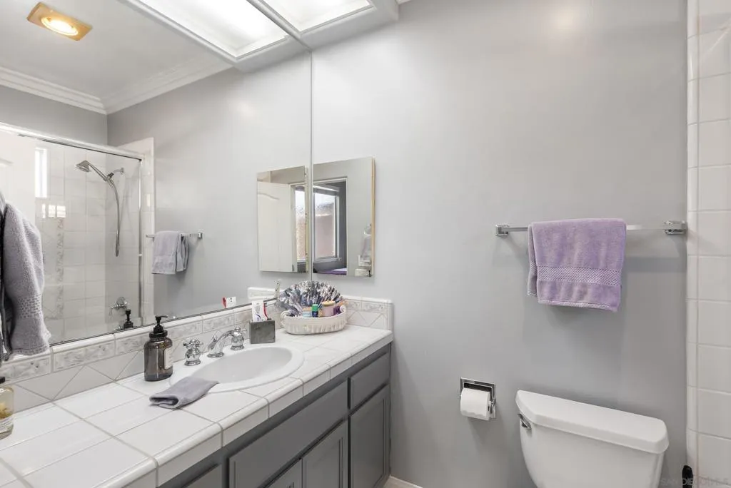 2821 Summit Drive, Escondido, California 92025 home-pic-30