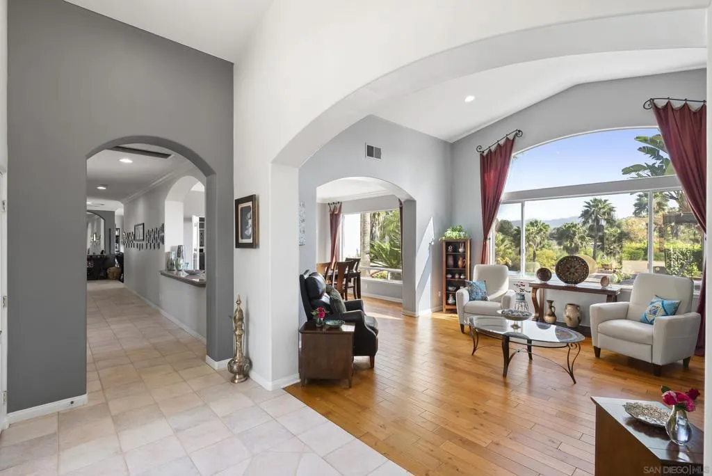 2821 Summit Drive, Escondido, California 92025 home-pic-9