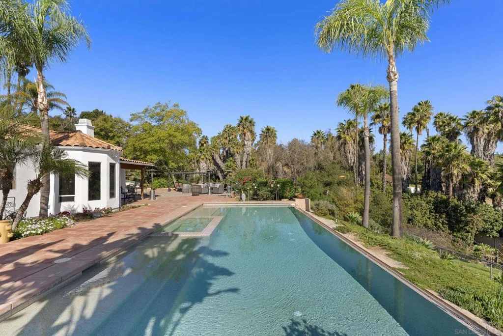 2821 Summit Drive, Escondido, California 92025 home-pic-39