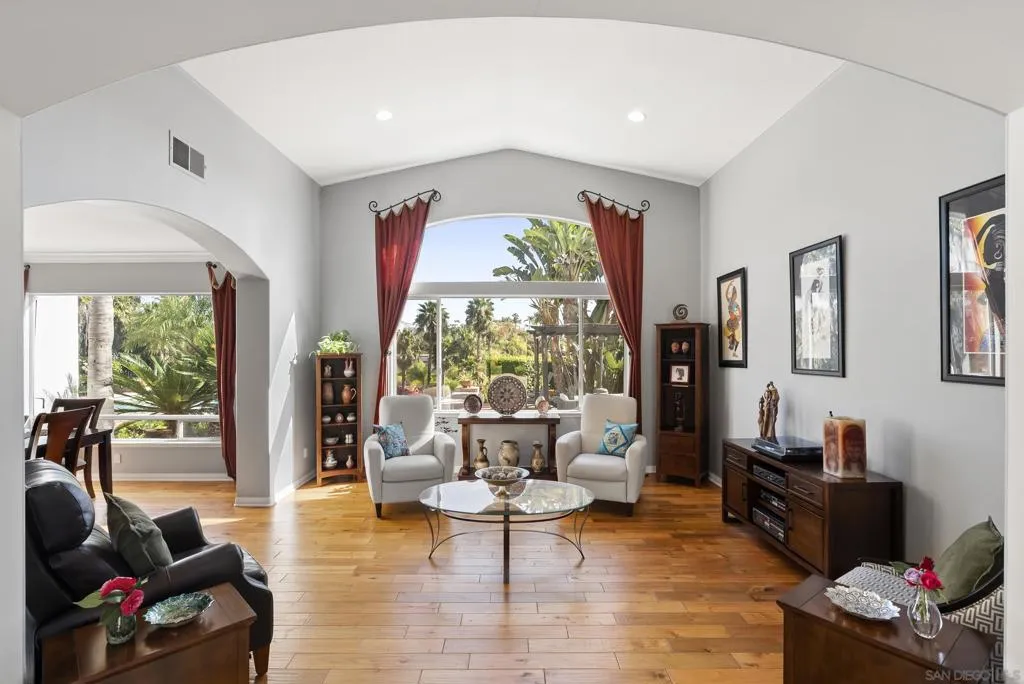 2821 Summit Drive, Escondido, California 92025 home-pic-7