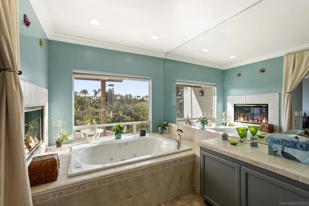 2821 Summit Drive, Escondido, California 92025 home-pic-25