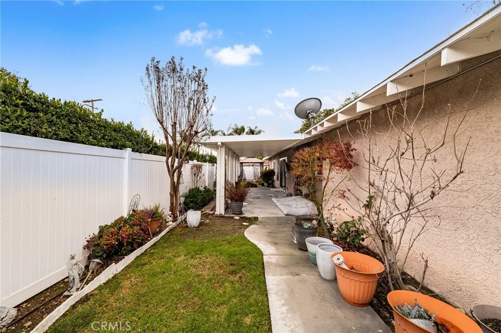 296 S Laurel, Upland, California 91786 home-pic-26
