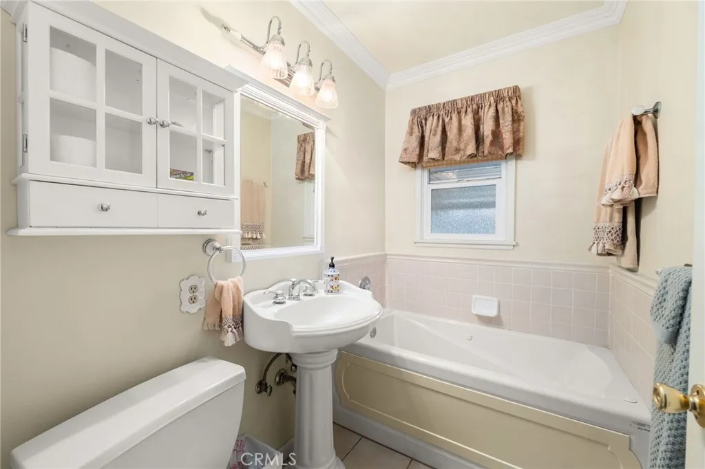 296 S Laurel, Upland, California 91786 home-pic-16