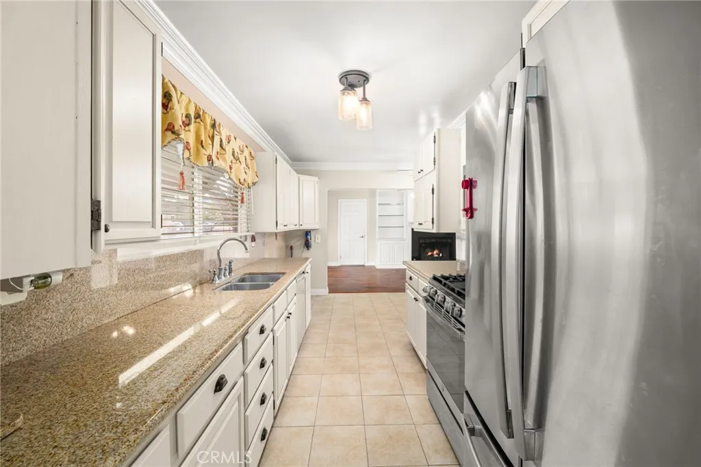 296 S Laurel, Upland, California 91786 home-pic-6