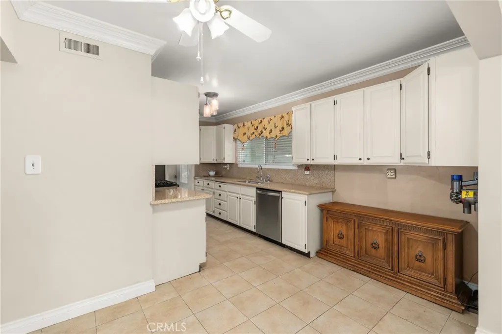 296 S Laurel, Upland, California 91786 home-pic-8