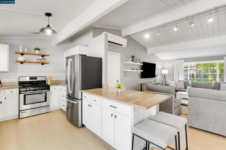 2261 Gehringer Dr, Concord, California 94520