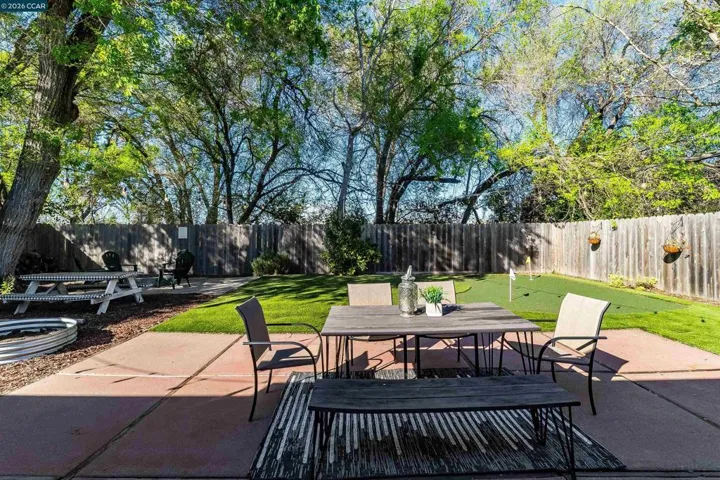 2261 Gehringer Dr, Concord, California 94520