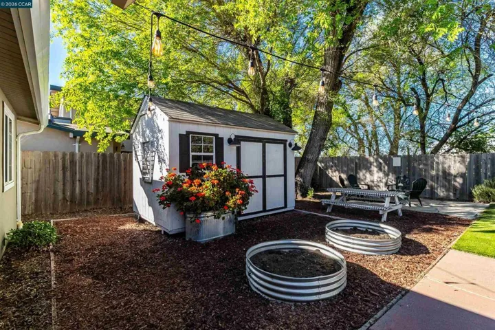 2261 Gehringer Dr, Concord, California 94520