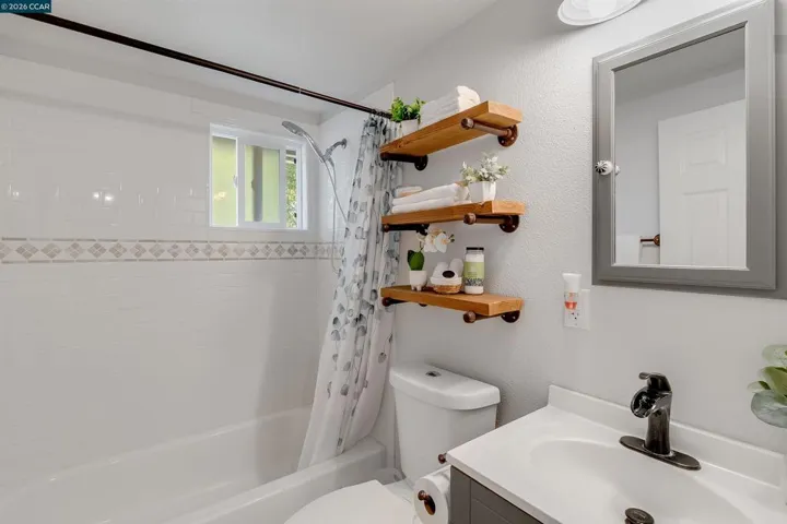 2261 Gehringer Dr, Concord, California 94520