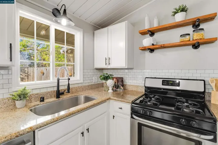 2261 Gehringer Dr, Concord, California 94520