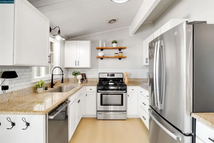 2261 Gehringer Dr, Concord, California 94520