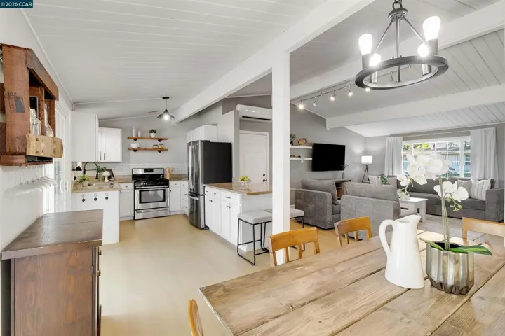 2261 Gehringer Dr, Concord, California 94520