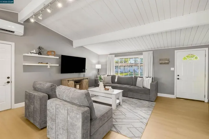 2261 Gehringer Dr, Concord, California 94520