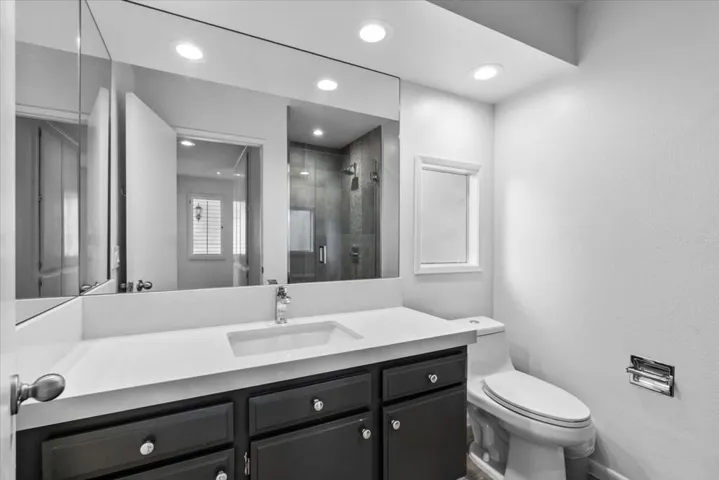 2865 Alondra Pic second bedroom bath