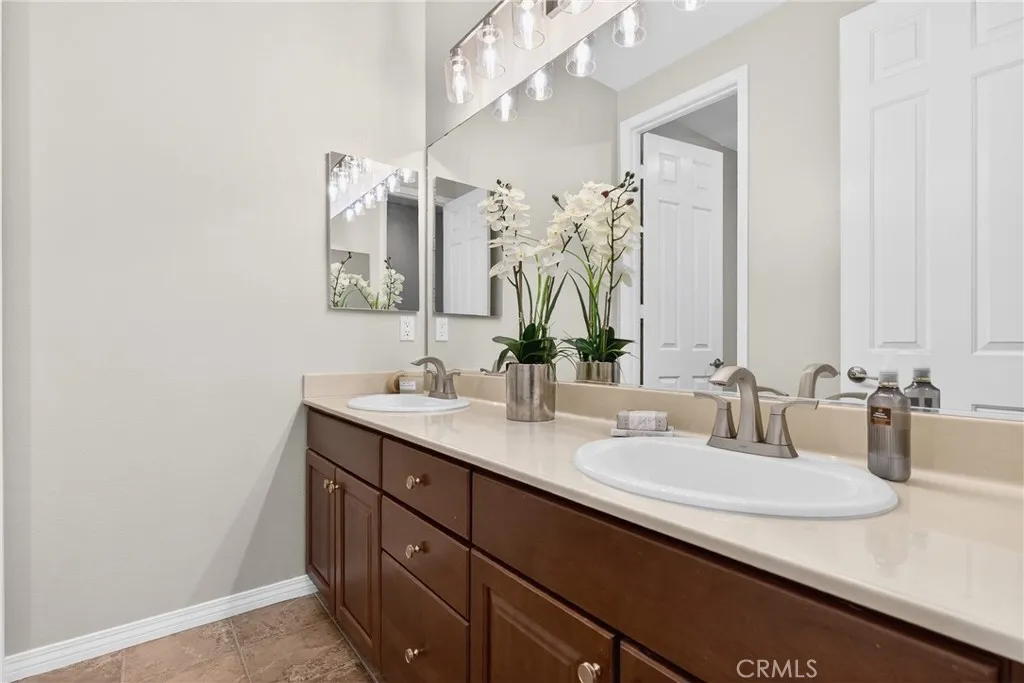 22505 Breakwater, Saugus, California 91350 home-pic-40