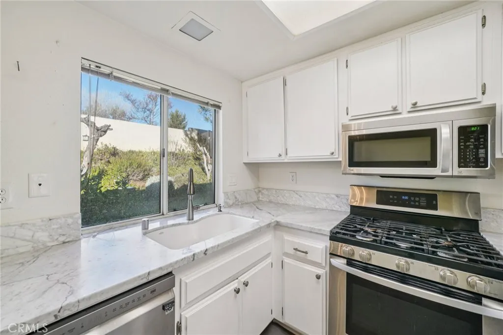 813 Cypress Point, Banning, California 92220 home-pic-9