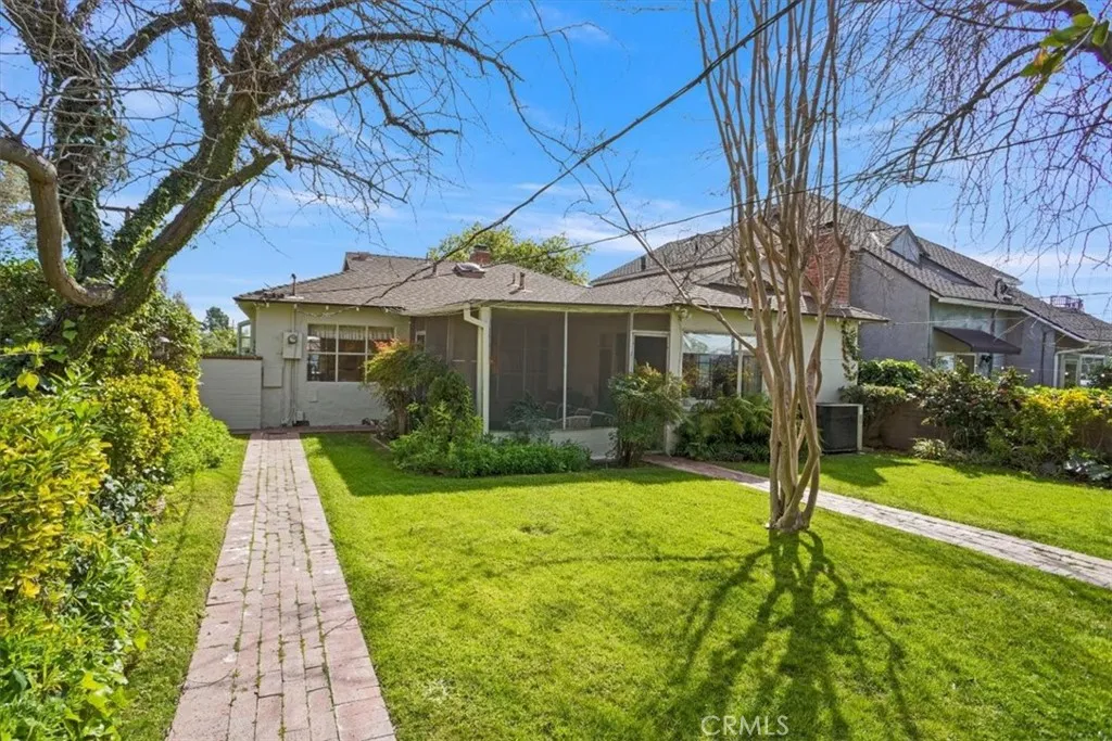 1083 E Fairmount, Burbank, California 91501 home-pic-20