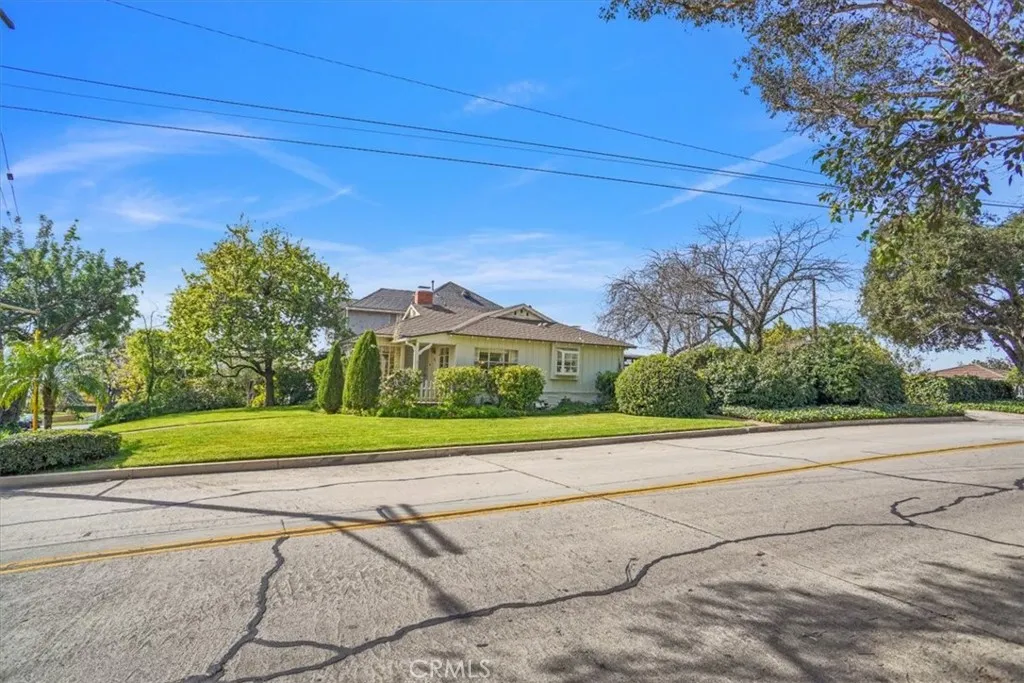1083 E Fairmount, Burbank, California 91501 home-pic-2
