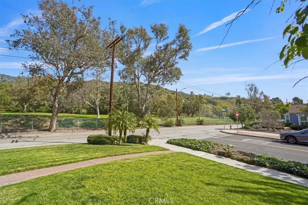 1083 E Fairmount, Burbank, California 91501 home-pic-24