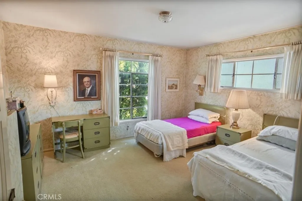 1083 E Fairmount, Burbank, California 91501 home-pic-13