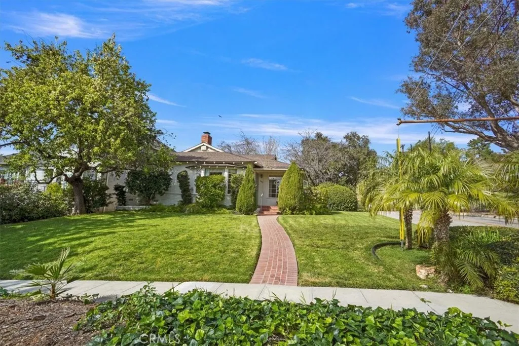 1083 E Fairmount, Burbank, California 91501 home-pic-1