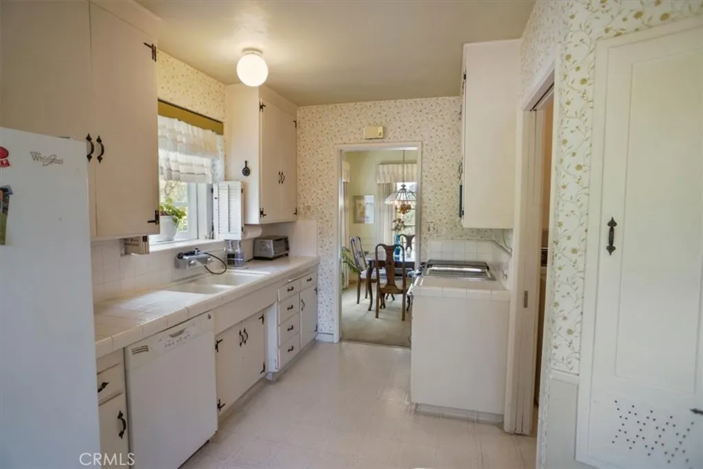 1083 E Fairmount, Burbank, California 91501 home-pic-7