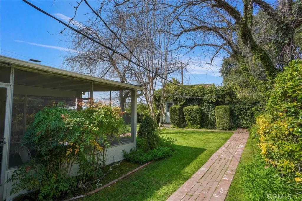 1083 E Fairmount, Burbank, California 91501 home-pic-22