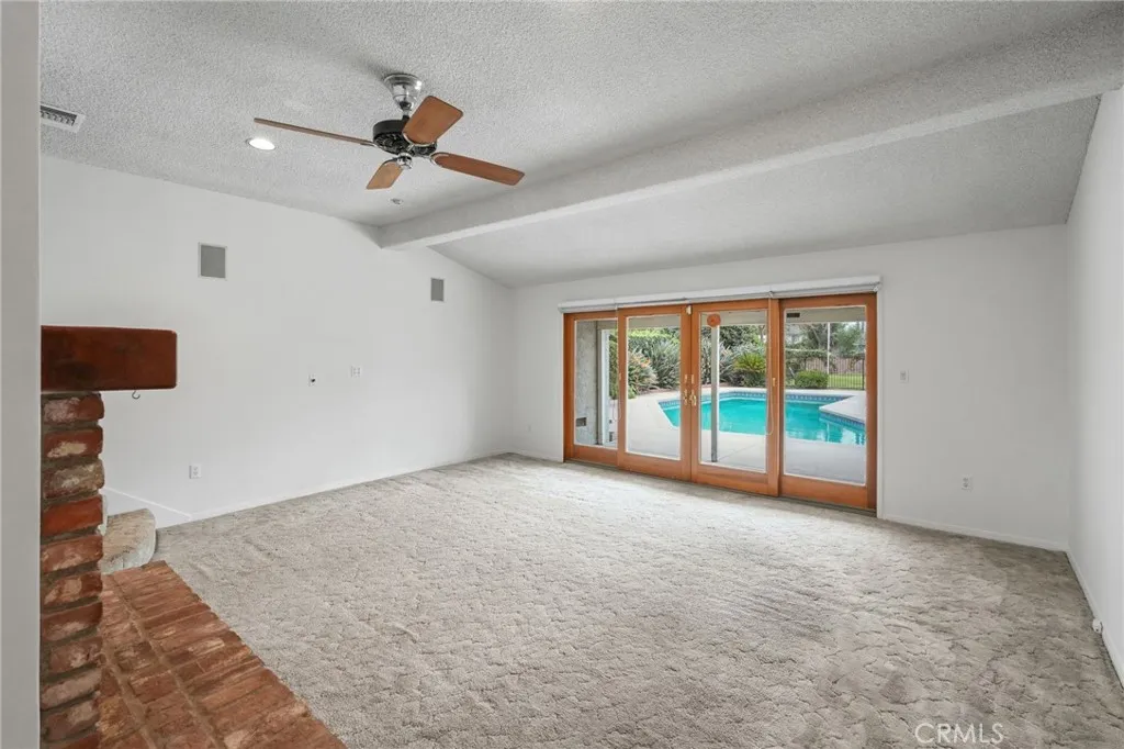 15934 Kittridge, Lake Balboa, California 91406 home-pic-18