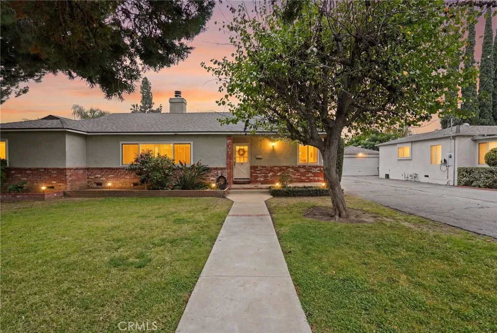 15934 Kittridge, Lake Balboa, California 91406 home-pic-0