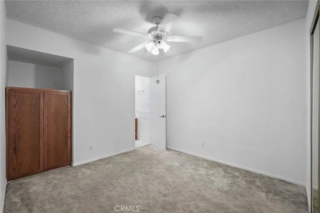 15934 Kittridge, Lake Balboa, California 91406 home-pic-24
