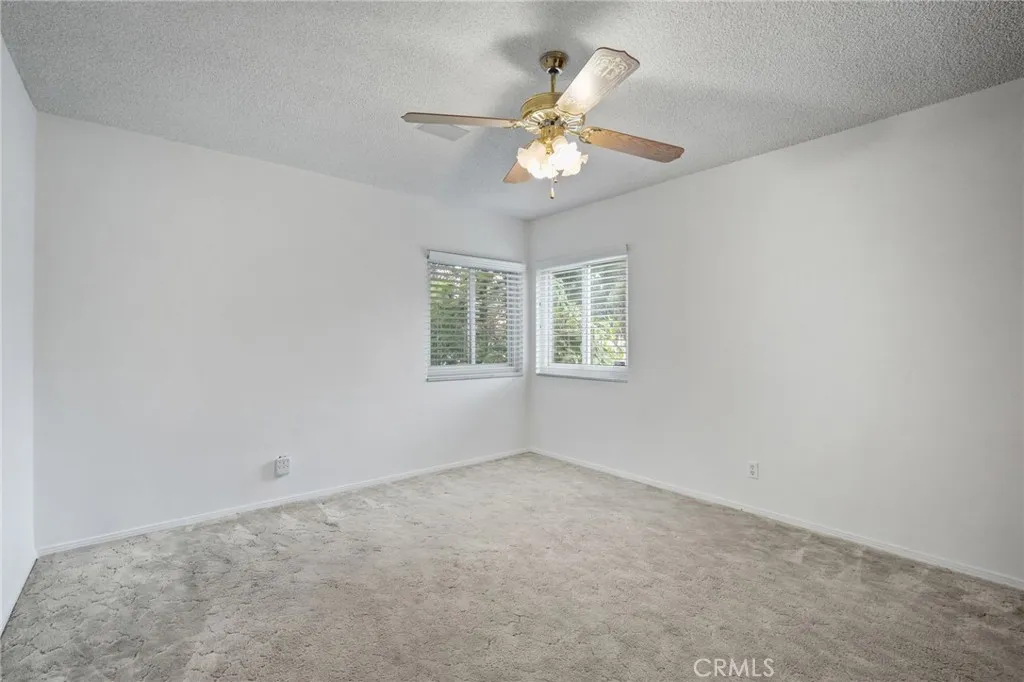 15934 Kittridge, Lake Balboa, California 91406 home-pic-28