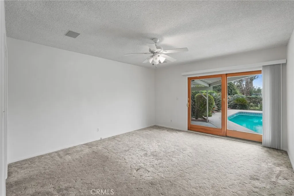 15934 Kittridge, Lake Balboa, California 91406 home-pic-22