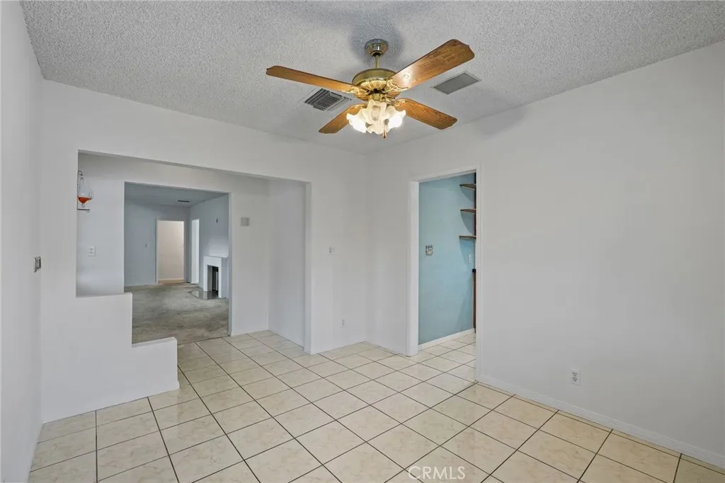 15934 Kittridge, Lake Balboa, California 91406 home-pic-12