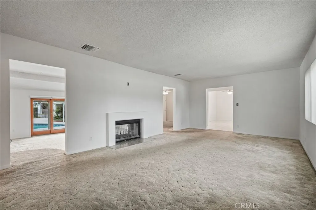 15934 Kittridge, Lake Balboa, California 91406 home-pic-7