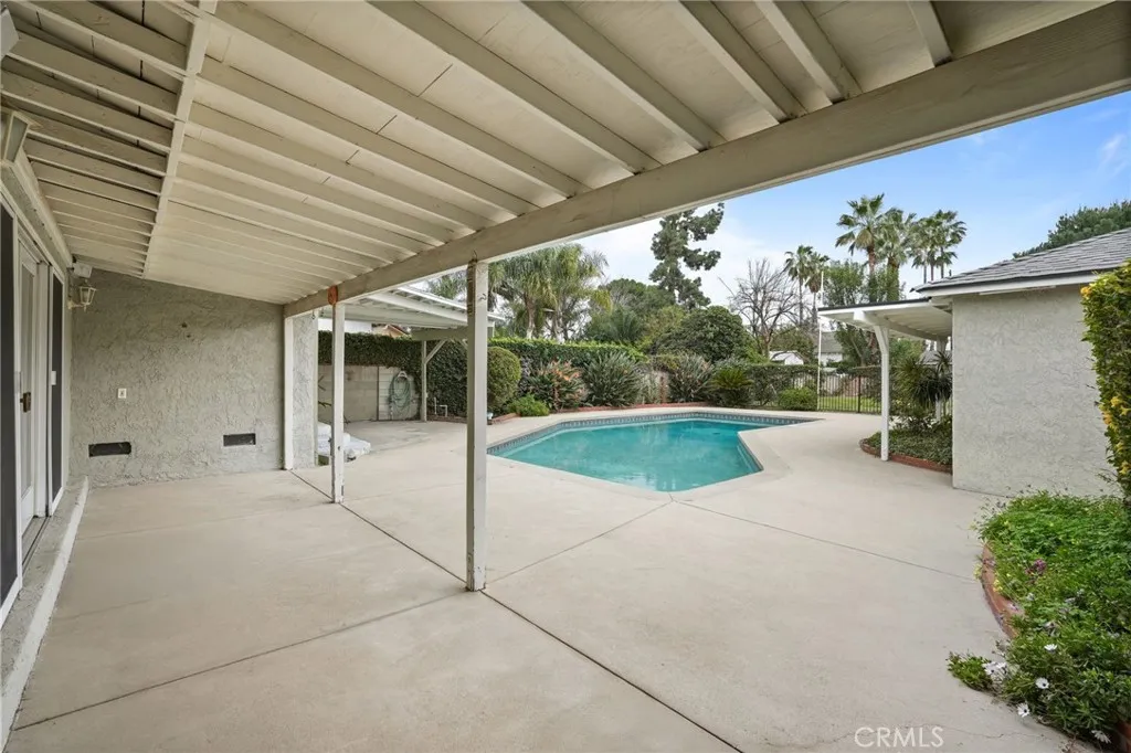 15934 Kittridge, Lake Balboa, California 91406 home-pic-38