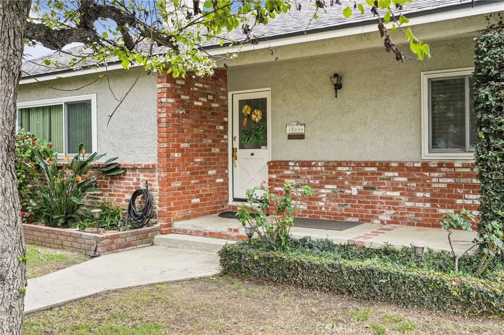 15934 Kittridge, Lake Balboa, California 91406 home-pic-5
