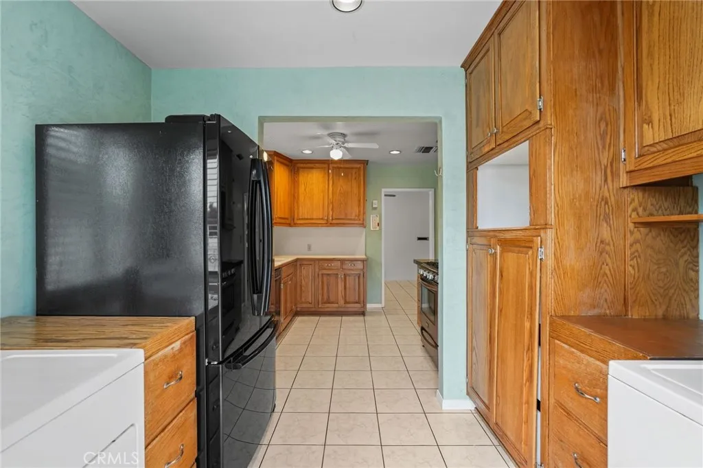 15934 Kittridge, Lake Balboa, California 91406 home-pic-16