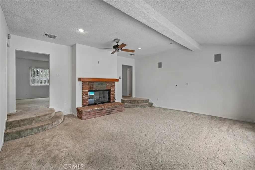 15934 Kittridge, Lake Balboa, California 91406 home-pic-20