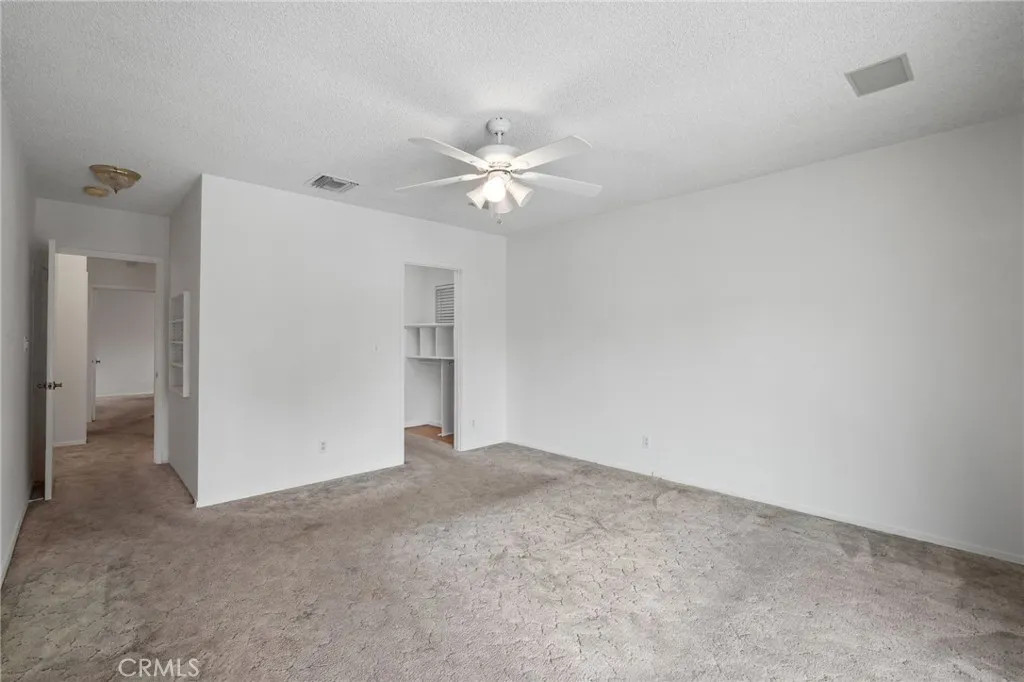 15934 Kittridge, Lake Balboa, California 91406 home-pic-32