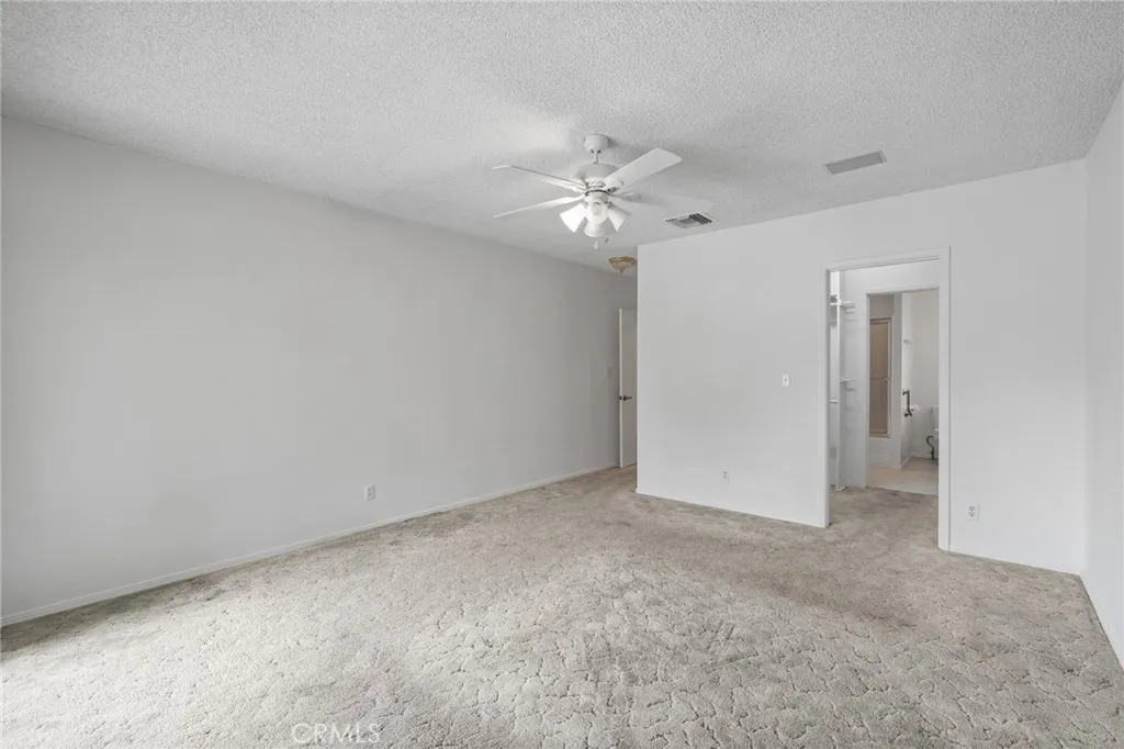 15934 Kittridge, Lake Balboa, California 91406 home-pic-33