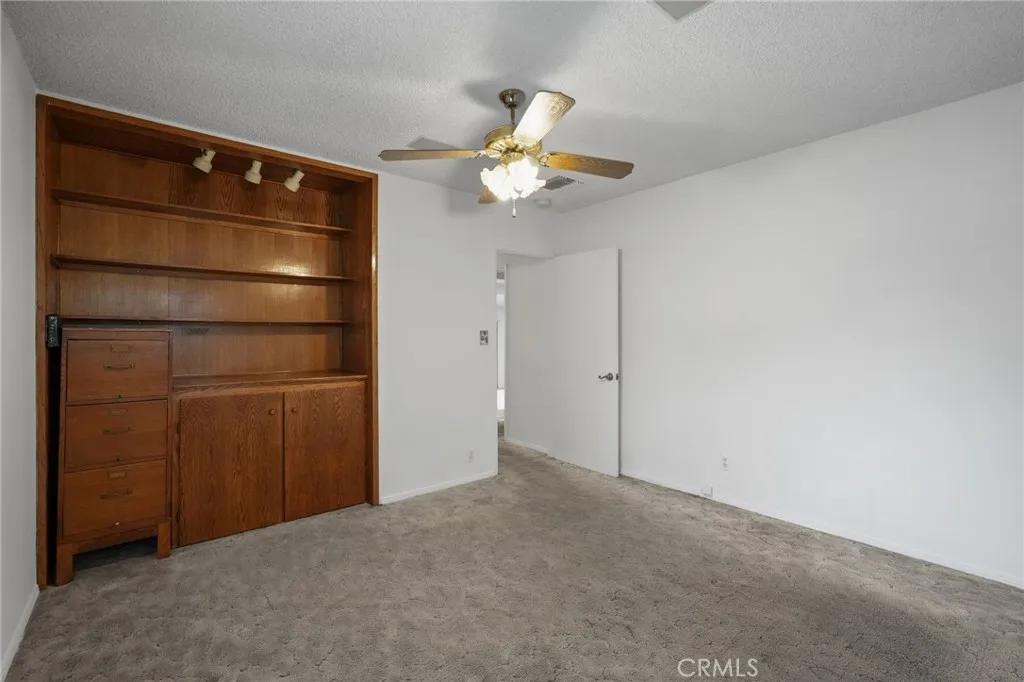 15934 Kittridge, Lake Balboa, California 91406 home-pic-27
