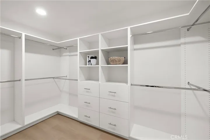 Walk in closet