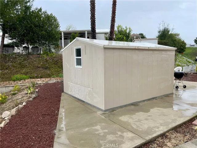 2 SHEDS STAY