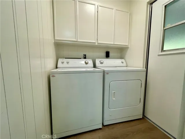 SEPARATE LAUNDRY ROOM, WASHER & DRYER STAY!