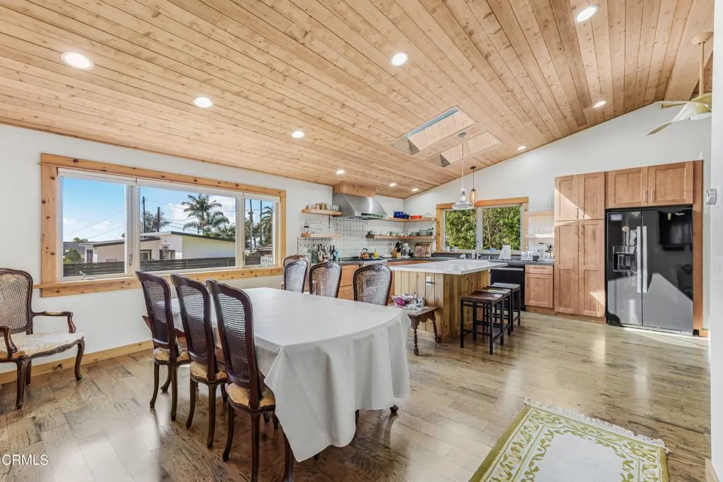 7035 Oxnard Avenue, Ventura, California 93001 home-pic-9