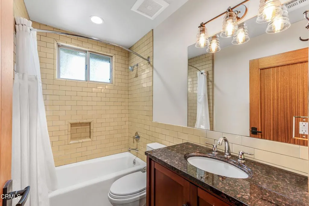 7035 Oxnard Avenue, Ventura, California 93001 home-pic-26