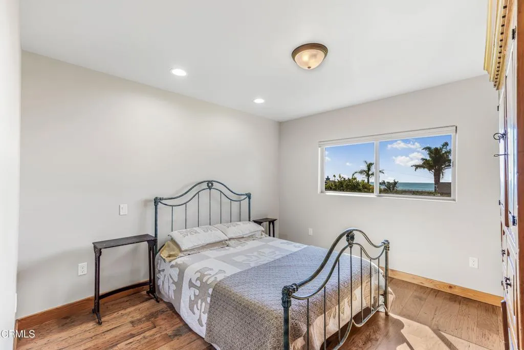 7035 Oxnard Avenue, Ventura, California 93001 home-pic-24