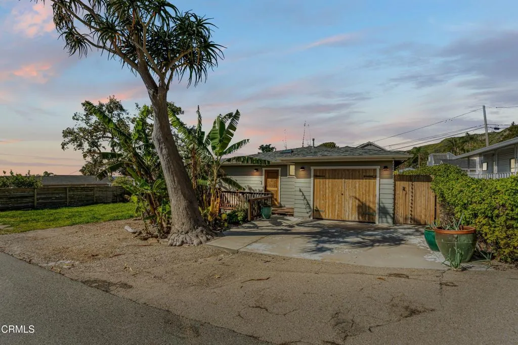 7035 Oxnard Avenue, Ventura, California 93001 home-pic-3